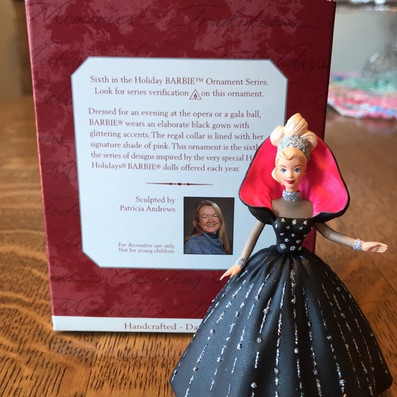 [Hallmark] Holiday Barbie Collector’s Series 1998 - Picture 2 of 3